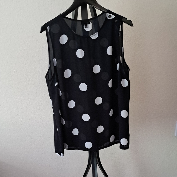 Black and White Polka Dot Sleeveless Top - Picture 4 of 12